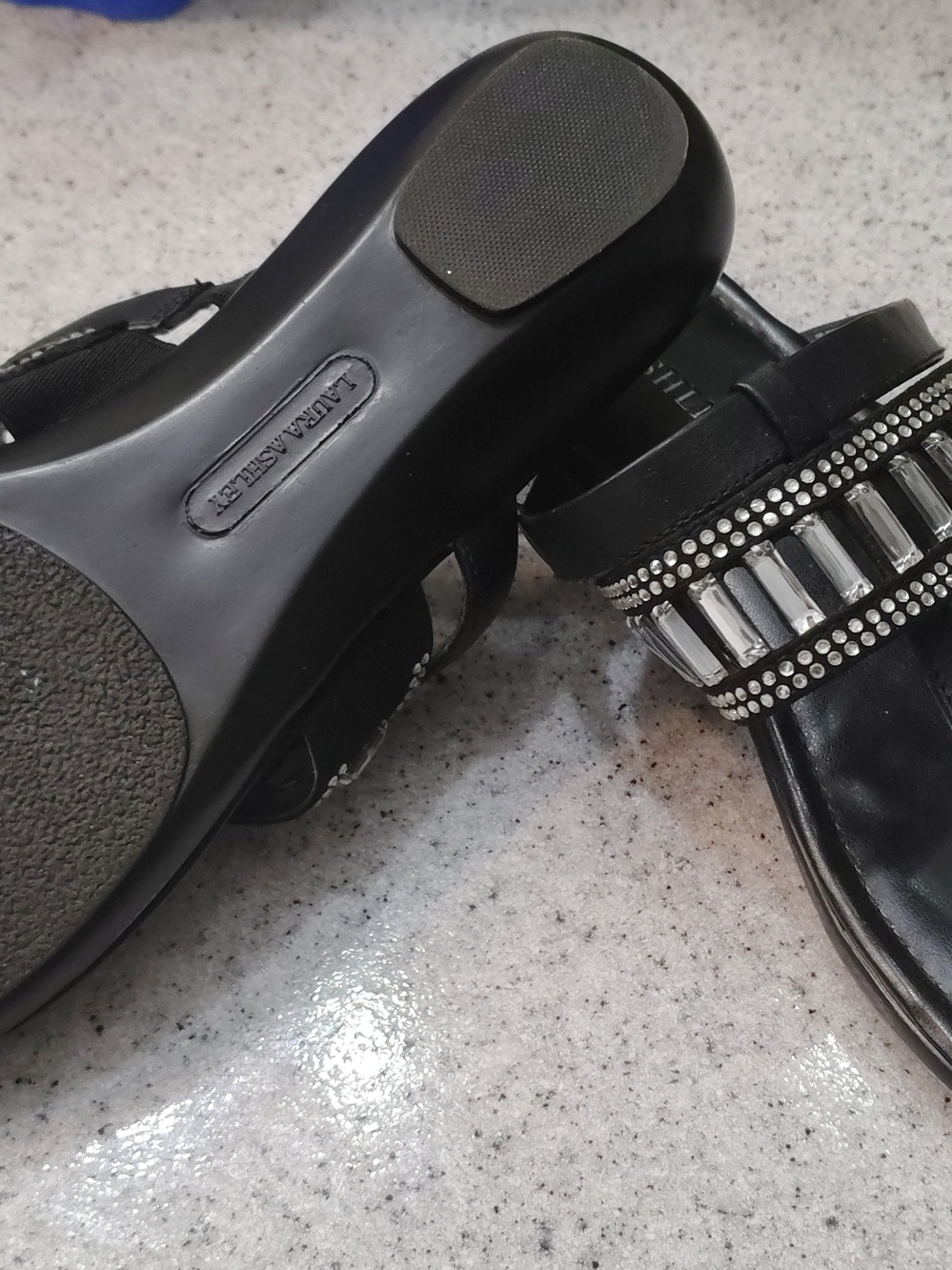 Laura Ashley Black 🌌Embellished Toe-Loop Sandals - Picture 4 of 4